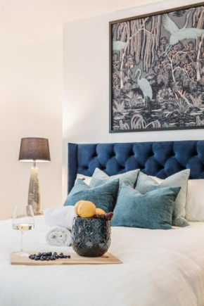 Elegant 3Bed Apartment in Kensington Olympia, London